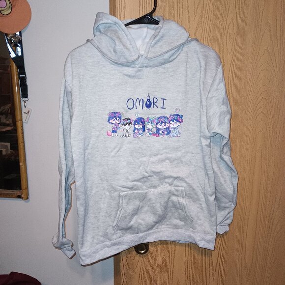 NWOT 2022 Anime Omori Merch Cartoon Graphic Print Hoodie Heather Gray Large - Picture 1 of 3